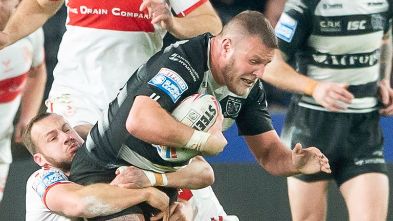 Picture by Allan McKenzie/SWpix.com - 07/02/2020 - Rugby League - Betfred Super League - Hull FC v Hull KR - KC Stadium, Kingston upon Hull, England - Adam Quinlan tackles Josh Jones.