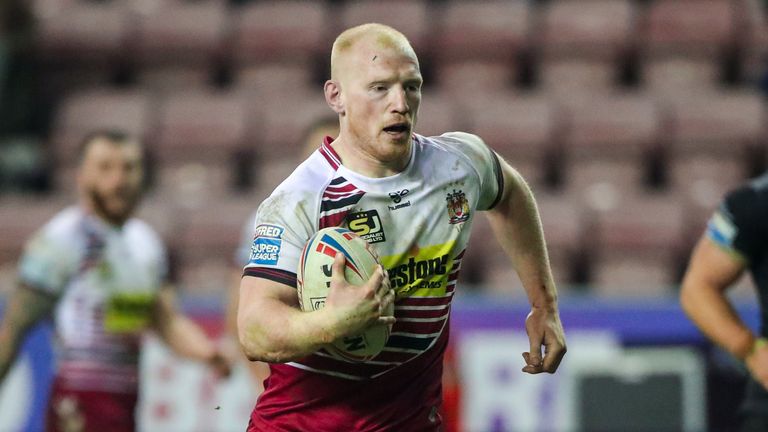 Picture by Alex Whitehead/SWpix.com - 13/02/2020 - Rugby League - Betfred Super League - Wigan Warriors v Toronto Wolfpack - DW Stadium, Wigan, England - Wigan's Liam Farrell runs in for a try.