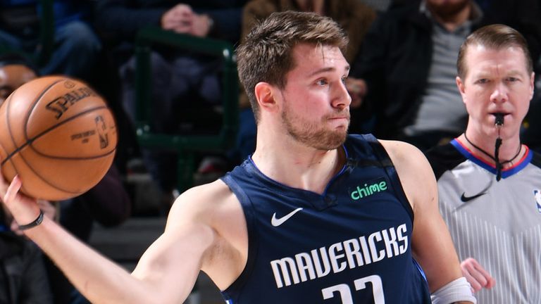 Luka Doncic sets himself to pass during the Mavericks&#39; win against the Kings