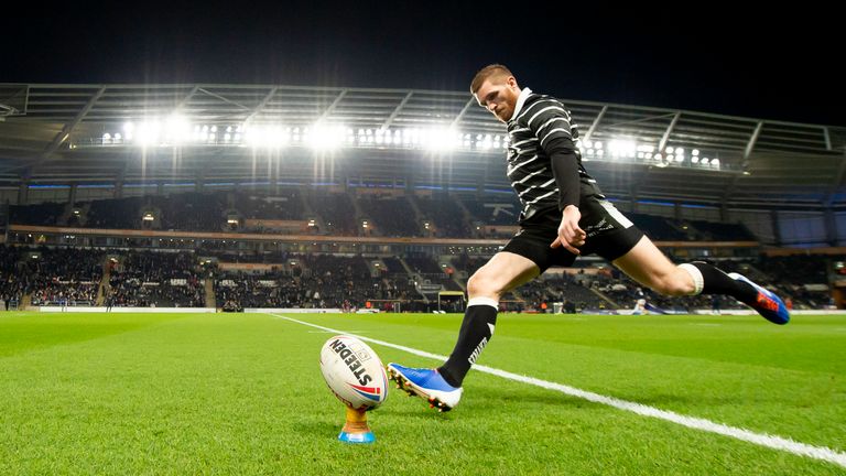 Picture by Allan McKenzie/SWpix.com - 07/02/2020 - Rugby League - Betfred Super League - Hull FC v Hull KR - KC Stadium, Kingston upon Hull, England - Hull FC's Marc Sneyd warms up with kicking practice.