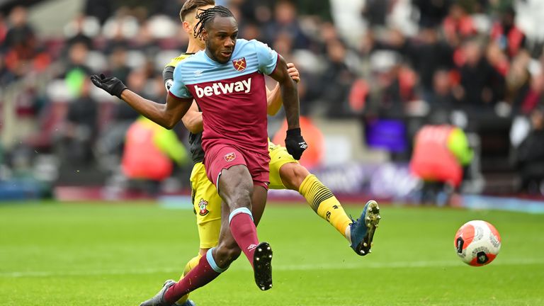 Michail Antonio makes it 3-1