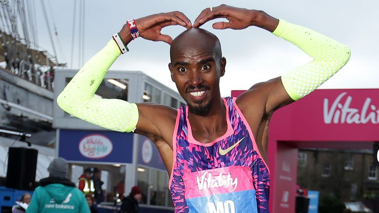 Farah ganó la carrera masculina de élite de media maratón durante la Gran Mitad inaugural en Londres en 2018