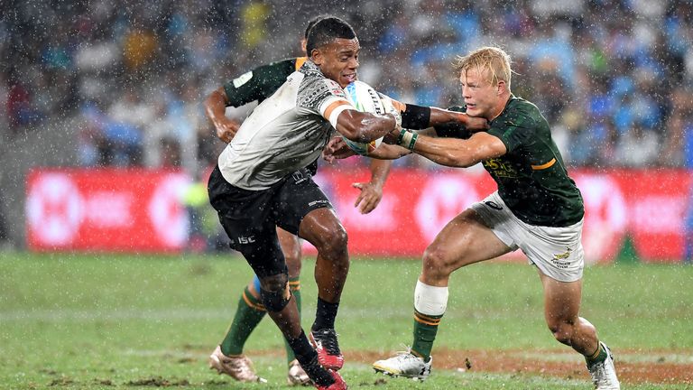 Napolioni Bolaca looks to get through the Blitzbok defence
