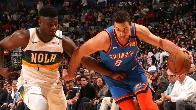 Danilo Gallinari conduce por Zion Williamson