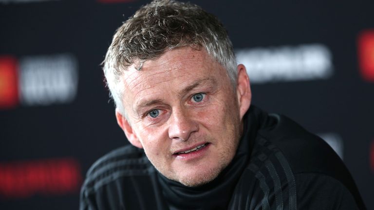 Ole Gunnar Solskjaer spoke to reporters ahead of United&#39;s visit to Chelsea on Monday