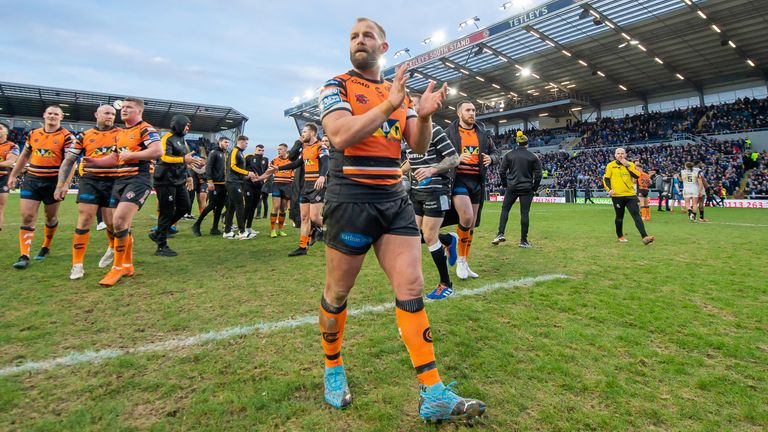 Picture by Allan McKenzie/SWpix.com - 02/02/2020 - Rugby League - Betfred Super League - Toronto Wolfpack v Castleford Tigers - Emerald Headingley Stadium, Leeds, England - Castleford's Paul McShane thanks the fans after his side's victory over Toronto.