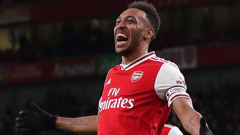 Pierre-Emerick Aubameyang celebrates after giving Arsenal a 3-2 lead against Everton