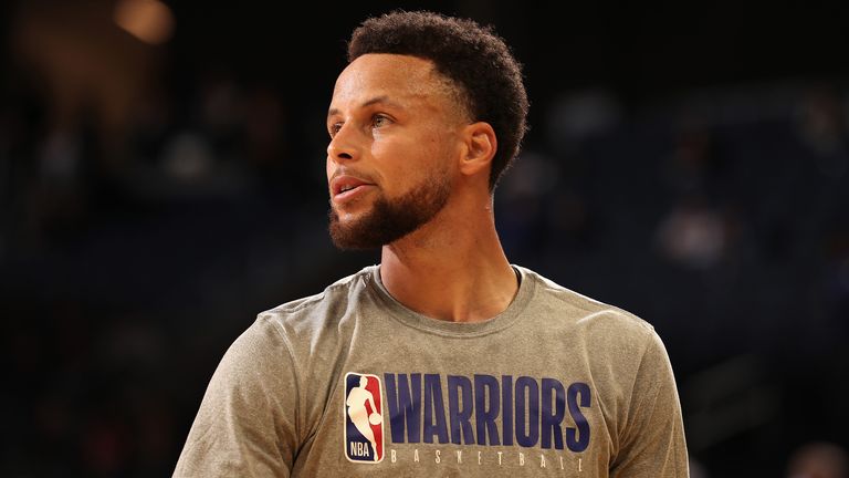 Curry broke his left hand in October's 121-110 defeat to the Phoenix Suns 