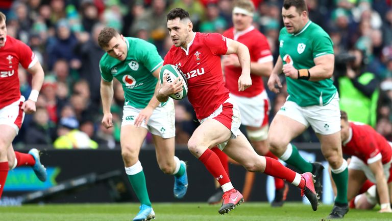 DUBLIN, IRELAND - FEBRUARY 08: Tomos Williams of Wales breaks away to score his teams first try during the 2020 Guinness Six Nations match between Ireland and Wales at Aviva Stadium on February 08, 2020 in Dublin, Dublin. (Photo by Michael Steele/Getty Images)