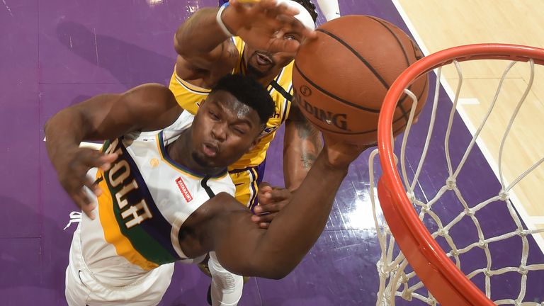 Zion Williamson attacks the rim against the Los Angeles Lakers