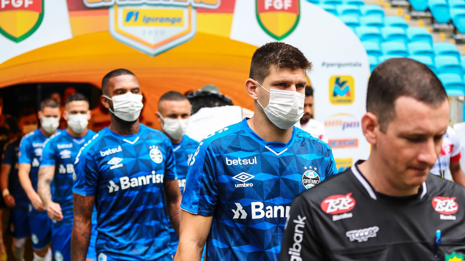 Coronavirus Gremio Take To Pitch In Face Masks In Protest Over Having To Play Football News Sky Sports