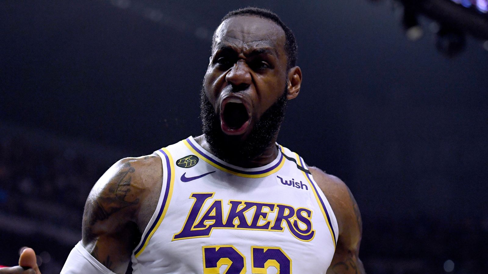 NBA scores, highlights, results: LeBron James puts on show in Lakers win;  Spurs beat Mavericks to extend winning streak 