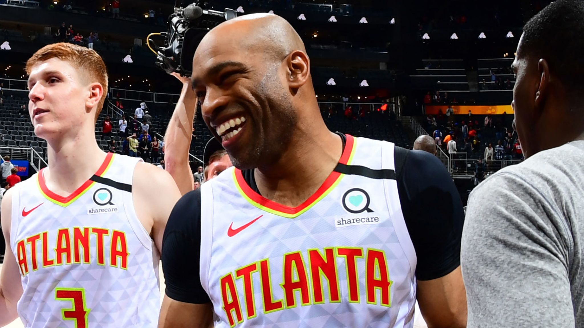 Atlanta Hawks Must Re-Sign NBA Legend Vince Carter for Final Season