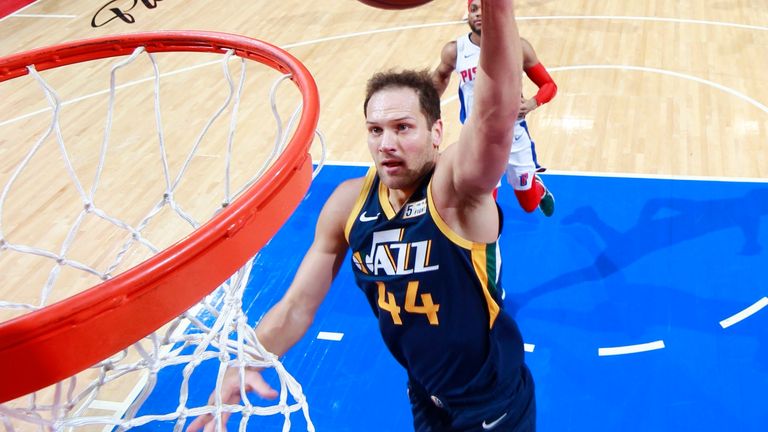 Bojan Bogdanovic with the fast-break dunk against the Detroit Pistons