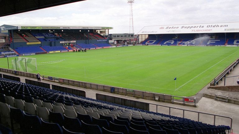 12 Aug 2000: General view of the stadium before the Nationwide League Division Two match between Oldham Athletic and Port Vale at Boundary Park in Oldham, England. Picture by Gary Benson. \ Mandatory Credit: Allsport UK /Allsport