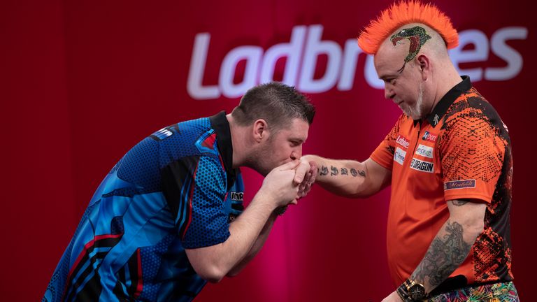 Daryl Gurney puso fin a las esperanzas de Peter Wright de otro título importante, pero se mantuvo en el camino por un tercio del suyo.