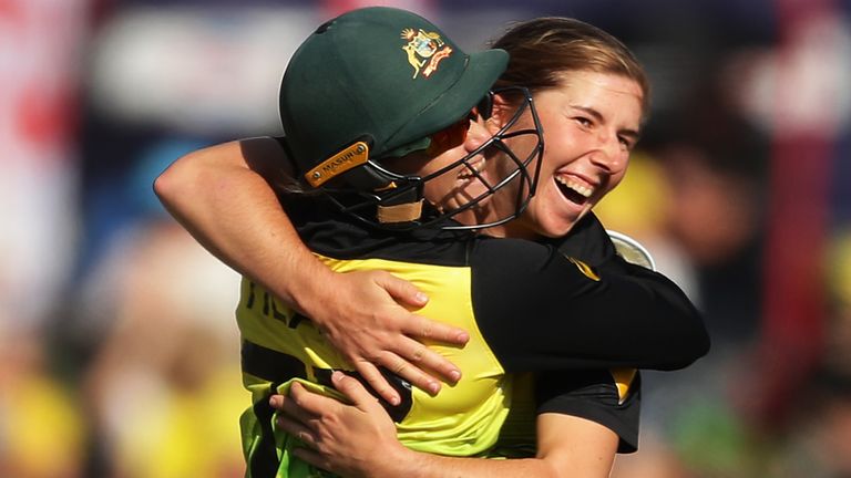 Georgia Wareham,
Alyssa Healy
