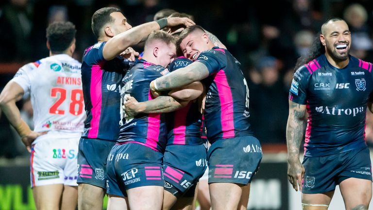 Watch highlights of the Super League clash between Wakefield and Hull FC