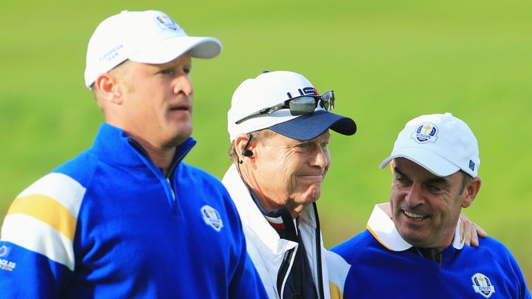 Paul McGinley (derecha) capitaneó al equipo de Europa en la Ryder Cup 2014