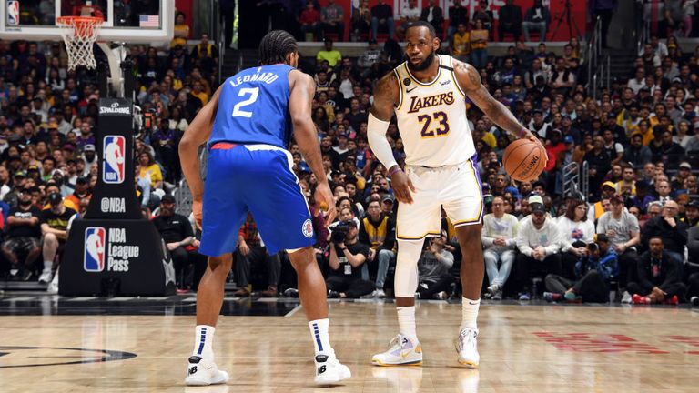 Kawhi Leonard of the LA Clippers plays defence against LeBron James of the Los Angeles Lakers