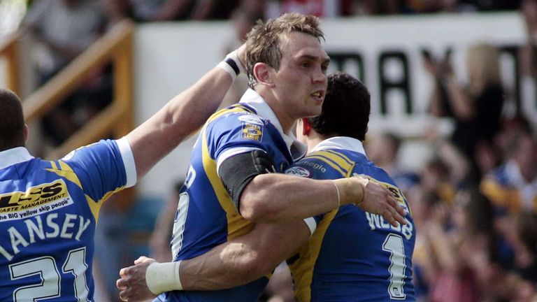 Pix: Ben Duffy/SWpix.com. Rugby League Carnegie Challenge Cup, Leeds Rhinos v Wigan Warriors....31/05/2008...copyright picture>>simon wilkinson>>07811 267 706>>..Leed's Kevin Sinfield is congratulated on scoring the drop goal to secure victory