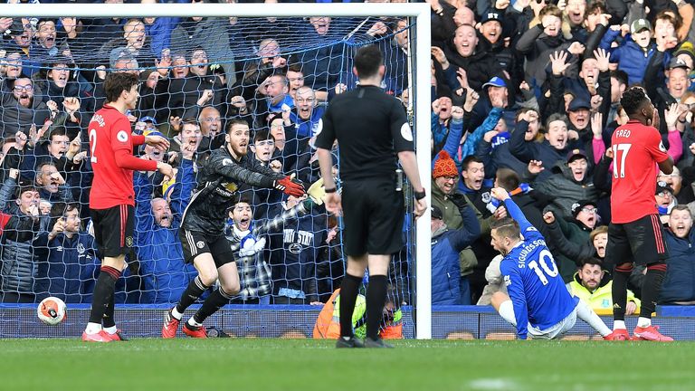 De Gea immediately pointed at Sigurdsson on the floor