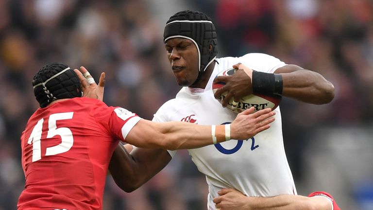 LONDON, ENGLAND - MARCH 07: Maro Itoje of England is tackled by Tomos Williams of Wales during the 2020 Guinness Six Nations match between England and Wales at Twickenham Stadium on March 07, 2020 in London, England. (Photo by Shaun Botterill/Getty Images)