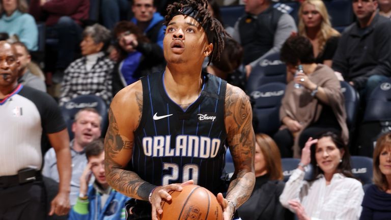 Markelle Fultz shoots the ball against the Minnesota Timberwolves