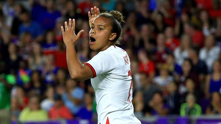 Nikita Parris had a number of chances for England Women