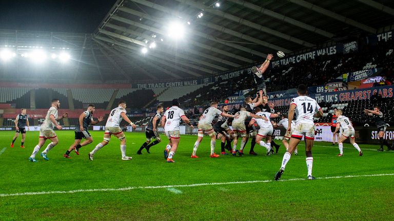 SWANSEA, WALES - FEBRUARY 15: Dan Lydiate of Ospreys claims the lineout during the Guinness Pro14 Round 11 match between the Ospreys and Ulster Rugby at the Liberty Stadium on February 15, 2020 in Llanelli, Wales. (Photo by Athena Pictures/Getty Images)