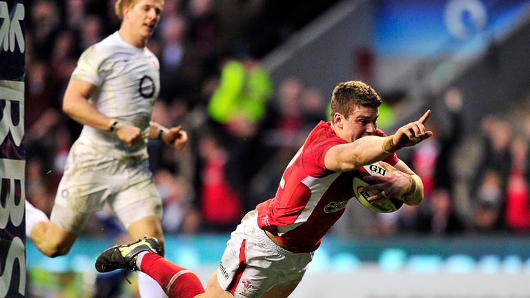 Scott Williams scores Wales' winning try against England at Twickenham during the 2012 Six Nations