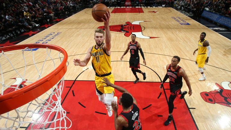 Domantas Sabonis of the Indiana Pacers drives to the basket against the Chicago Bulls