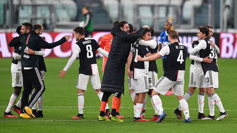 TURIN, ITALY - MARCH 08: Paulo Dybala (C) of Juventus celebrates victory with team mates at the end of the Serie A match between Juventus and FC Internazionale at Allianz Stadium on March 8, 2020 in Turin, Italy. (Photo by Valerio Pennicino/Getty Images )