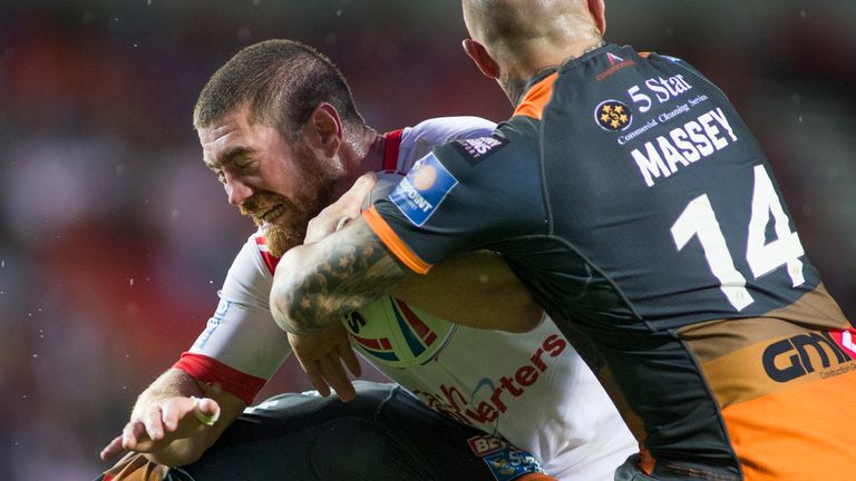 Picture by Isabel Pearce/SWpix.com - 30/08/2019 - Rugby League - Betfred Super League - St Helens v Castleford Tigers - The Totally Wicked Stadium, Langtree Park, St Helens, England - Kyle Amor of St Helens is tackled by Nathan Massey of Castleford.