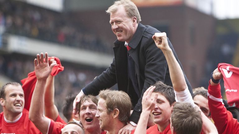 Steve McClaren celebrates winning the Dutch title with FC Twente in 2010