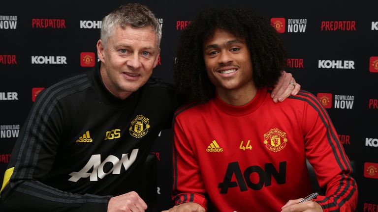 Tahith Chong has signed a new deal with Manchester United