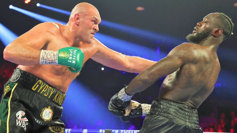 Wilder no tenía respuesta para los implacables ataques de Fury 