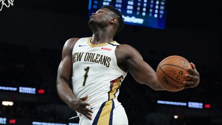 Zion Williamson takes flight for a dunk in the Pelicans' win against the Timberwolves