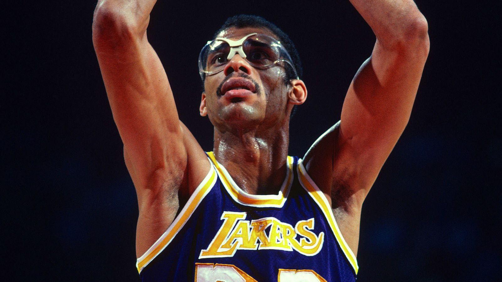 Kareem becomes NBA all-time leading scorer | NBA News | Sky Sports