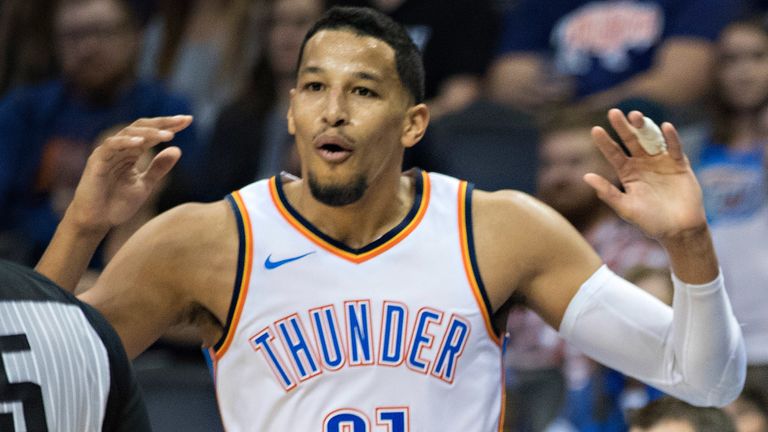 安德烈·罗伯森（Andre Roberson）在俄克拉荷马城雷霆队比赛中质疑电话