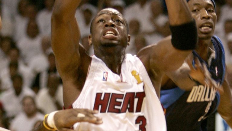 Dwyane Wade drives to the hoop against the Dallas Mavericks during the 2006 NBA Finals