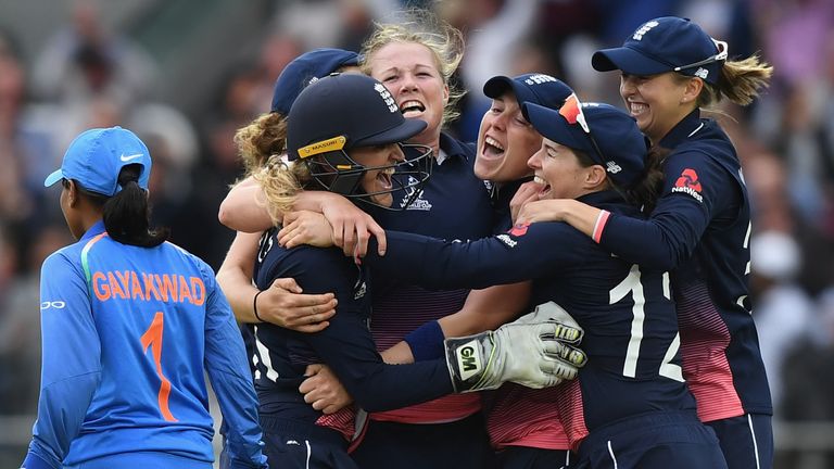 ONDON, ENGLAND - JULY 23: England captain Heather Knight and team-mates celebrate after taking the final India wicket of Rajeshwari Gayakwad to win the ICC Women's World Cup 2017 Final between England and India at Lord's Cricket Ground on July 23, 2017 in London