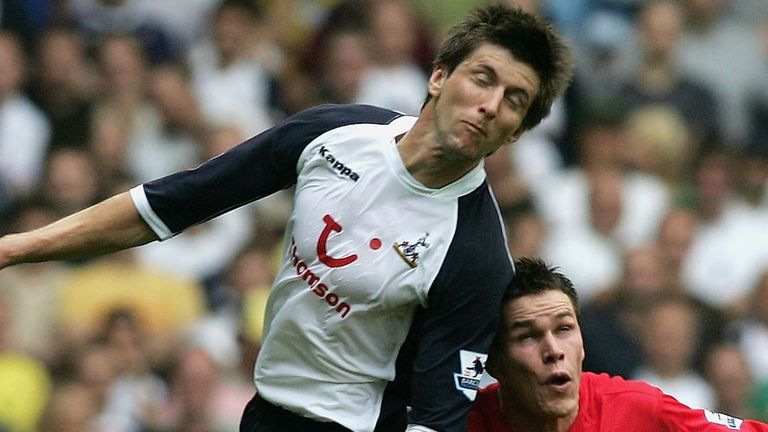 LONDON  - SEPTEMBER 10:  Steve Finnan of Liverpool and Grzegorz Rasiak of Tottenham Hotspur during the Barclays Premiership match between Tottenham Hotspur and Liverpool at White Hart Lane on September 10, 2005, in London.  (Photo by Ben Radford/Getty Images) *** Local Caption *** Steve Finnan;Grzegorz Rasiak