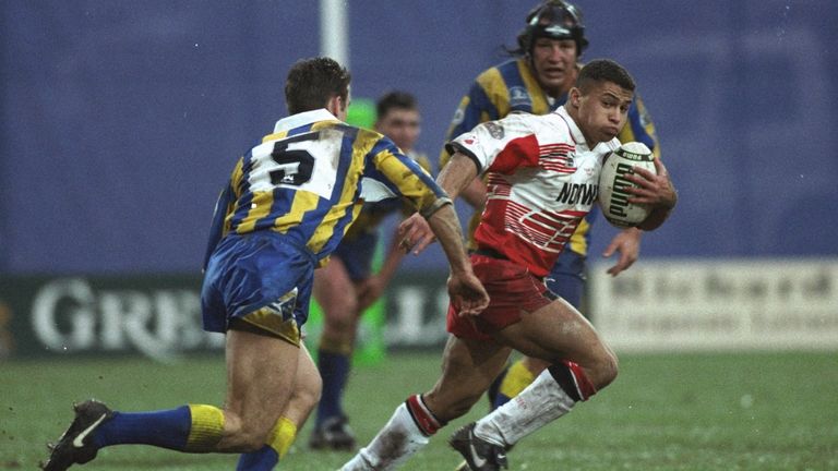 Jason Robinson in action against Warrington in 1995