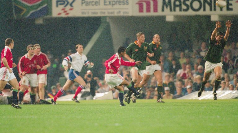 Jeremy Guscott nails the winning drop goal in 1997