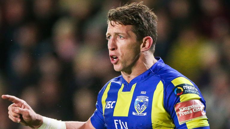 Picture by Alex Whitehead/SWpix.com - 24/03/2017 - Rugby League - Betfred Super League - St Helens v Warrington Wolves - The Totally Wicked Stadium, St Helens, England - Warrington's Kurt Gidley shouts orders to his team-mates.