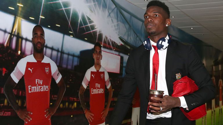 Pogba llega al Emirates Stadium antes del empate de la Copa FA del año pasado contra el Arsenal