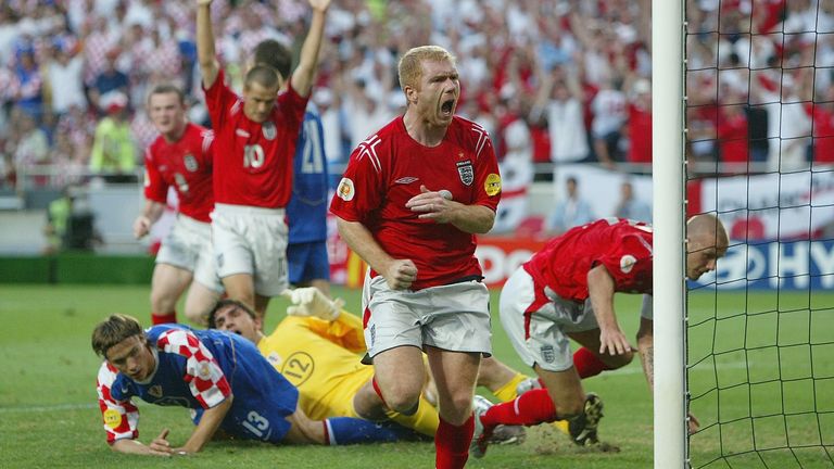 Paul Scholes of England celebrates after scoring the equalising goal during the UEFA Euro 2004, Group B match between Croatia and England at the Luz Stadium on June 21, 2004