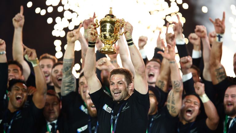 Richie McCaw lifts the Webb Ellis cup for the second time in 2015