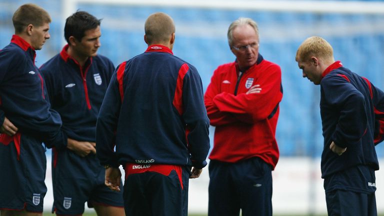 Sven Goran Eriksson the manager of England talks to Steven Gerrard, Frank Lampard, David Beckham and Paul Scholes during the team's training session at the City of Manchester Stadium on May 31, 2004 in Manchester, England.